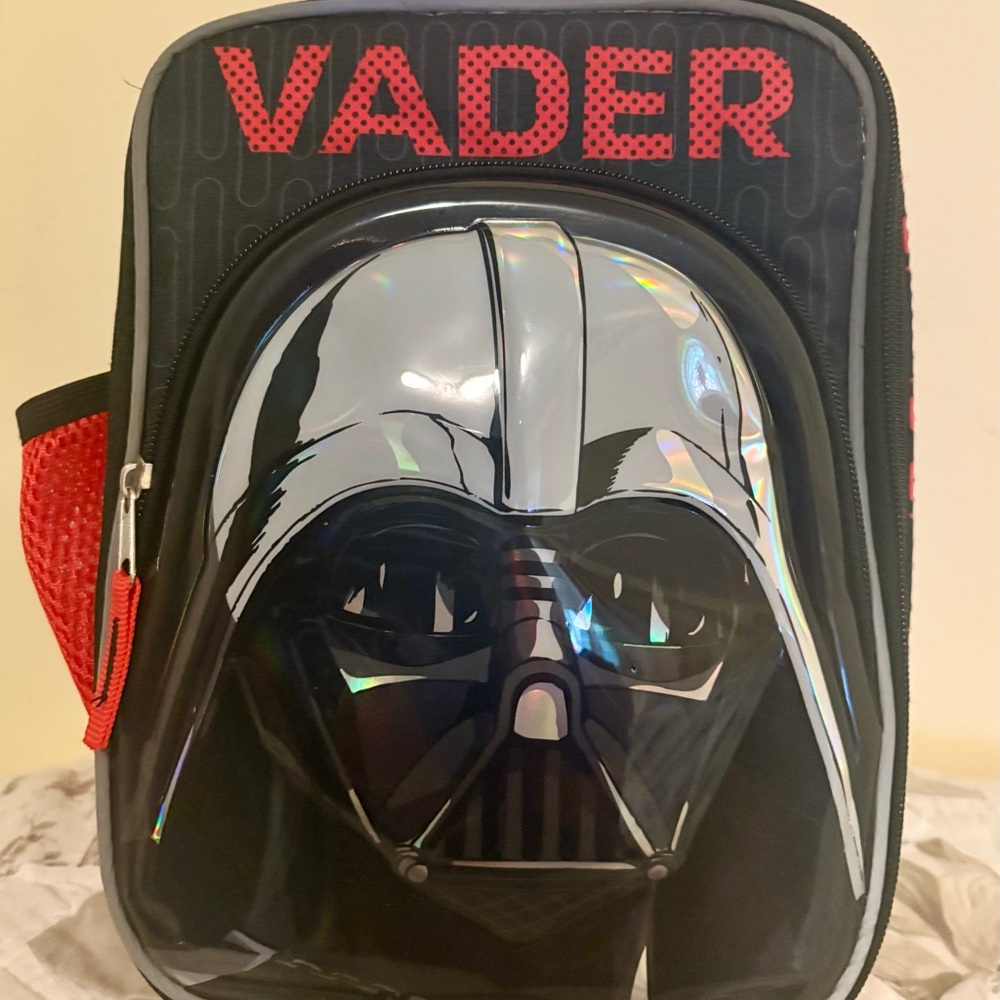 Star Wars/Darth Vader Black & Red Insulated Lunchbox.